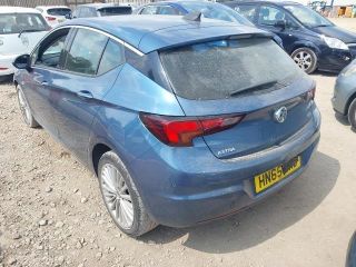 bontott OPEL ASTRA K Bal első Gumikéder