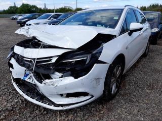 bontott OPEL ASTRA K Bal első Gumikéder