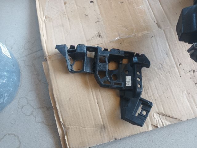 bontott OPEL ASTRA K Bal első Lökhárító Tartó (Műanyag)