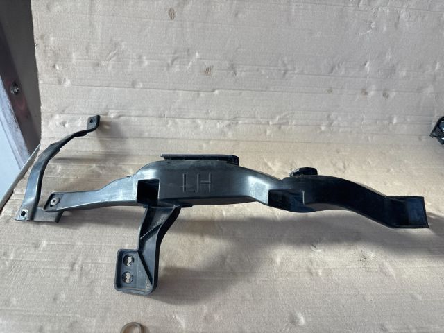 bontott OPEL ASTRA K Bal Fényszóró Tartó