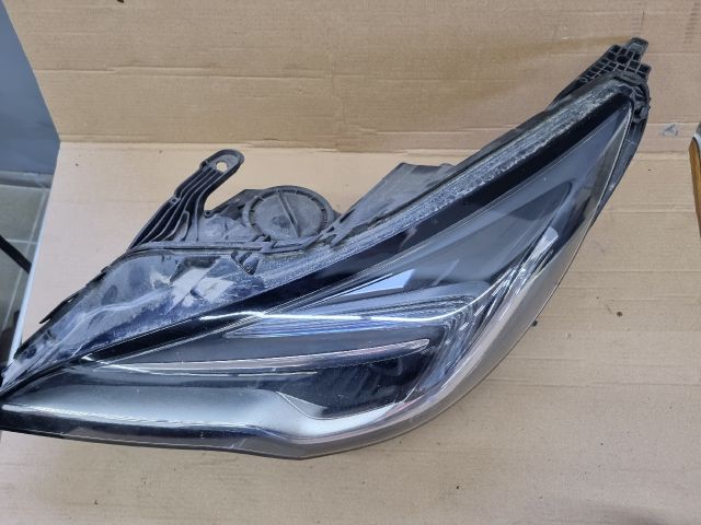 bontott OPEL ASTRA K Bal Fényszóró