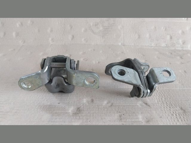 bontott OPEL ASTRA K Bal hátsó Zsanér