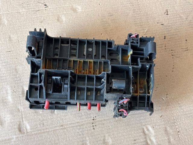 bontott OPEL ASTRA K Biztosítéktábla Csomagtér