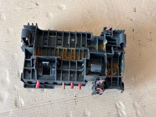 bontott OPEL ASTRA K Biztosítéktábla Csomagtér