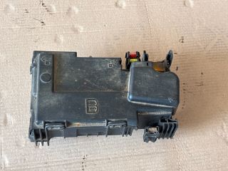 bontott OPEL ASTRA K Biztosítéktábla Csomagtér