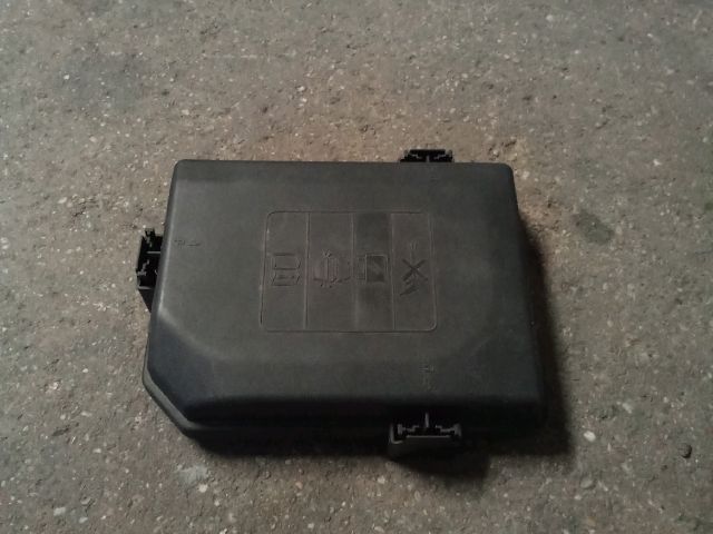 bontott OPEL ASTRA K Biztosítéktábla Fedél