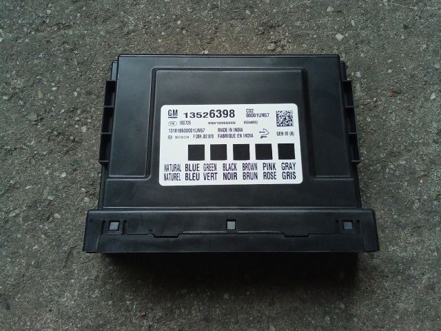 bontott OPEL ASTRA K Biztosítéktábla Utastér