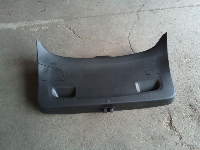 bontott OPEL ASTRA K Csomagtérajtó Burkolat Alsó