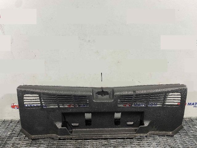 bontott OPEL ASTRA K Csomagtérajtó Díszléc