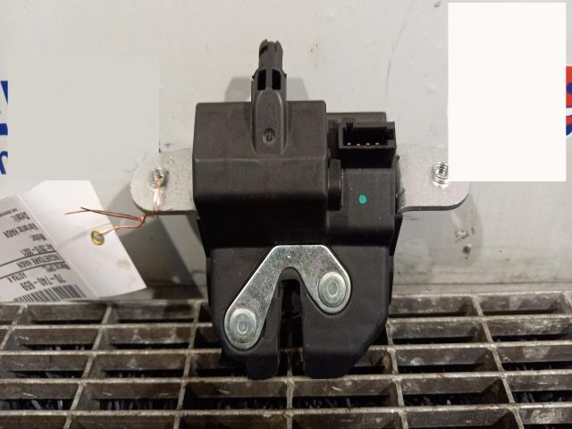 bontott OPEL ASTRA K Csomagtérajtó Ütköző