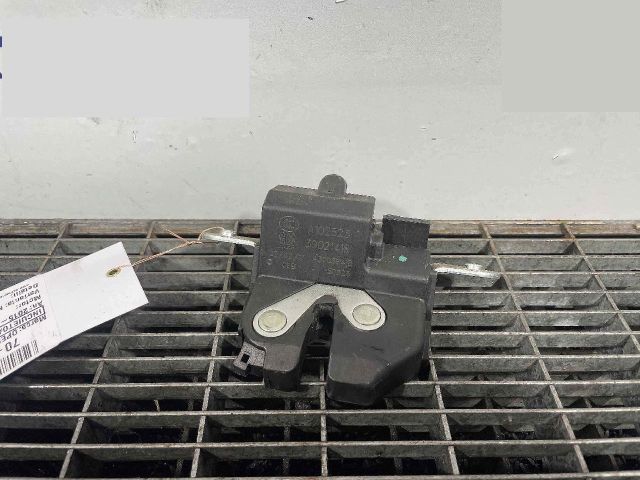 bontott OPEL ASTRA K Csomagtérajtó Ütköző