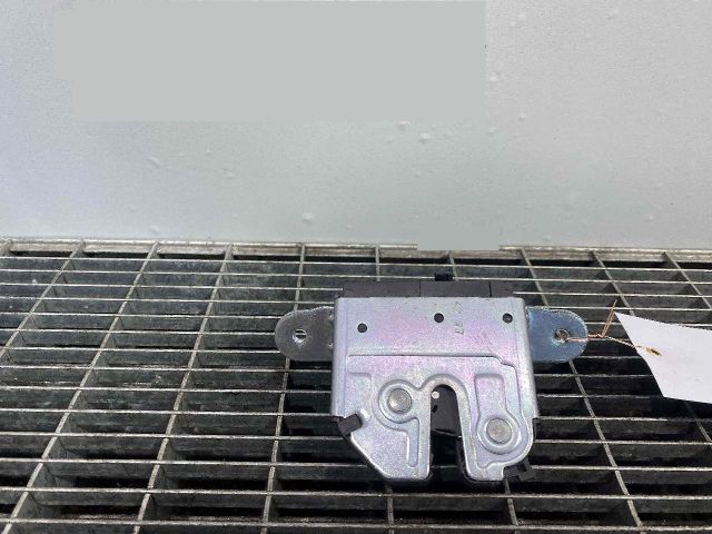 bontott OPEL ASTRA K Csomagtérajtó Ütköző