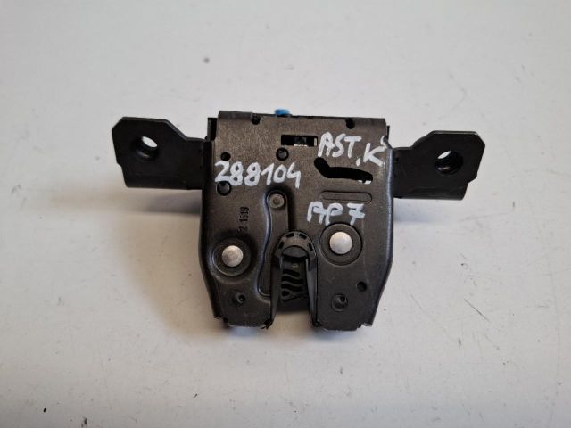 bontott OPEL ASTRA K Csomagtérajtó Zárszerkezet