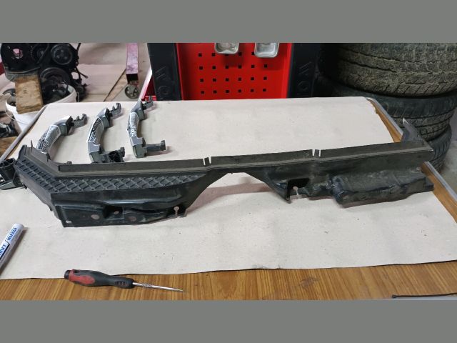 bontott OPEL ASTRA K Felső Hűtő Légterelő