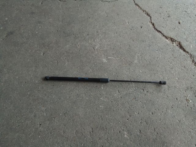 bontott OPEL ASTRA K Gázrugós Kitámasztó Teleszkóp Csomagtérajtó Jobb