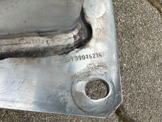 bontott OPEL ASTRA K Hátsó Lökhárító Merevítő (Fém)