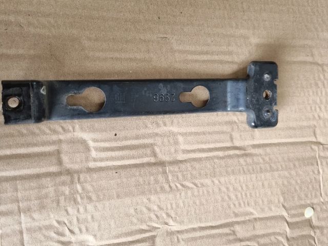 bontott OPEL ASTRA K Homlokfal Alsó Tartó