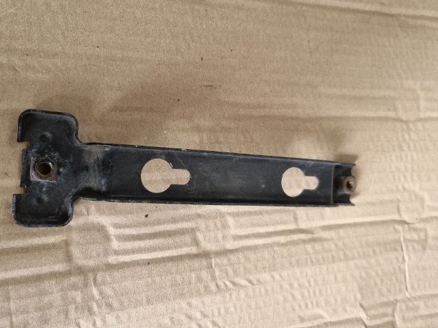 bontott OPEL ASTRA K Homlokfal Alsó Tartó