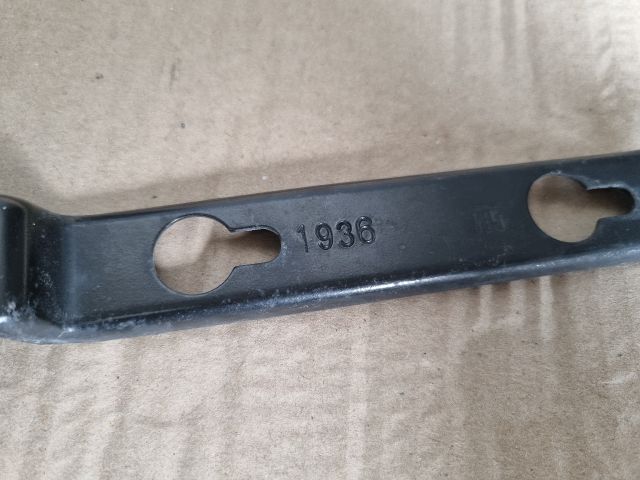 bontott OPEL ASTRA K Homlokfal Alsó Tartó