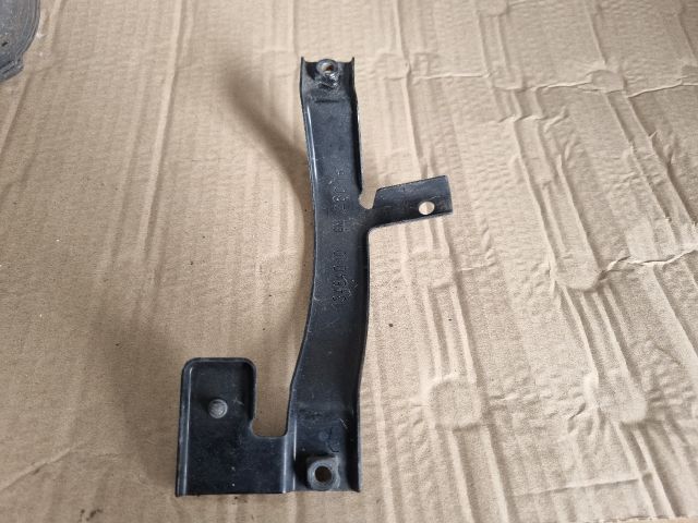 bontott OPEL ASTRA K Homlokfal Alsó Tartó