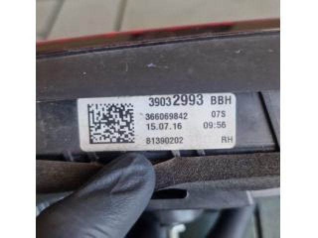 bontott OPEL ASTRA K Jobb Belső Hátsó Lámpa