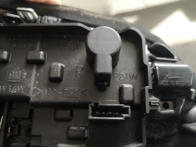 bontott OPEL ASTRA K Jobb Belső Hátsó Lámpa