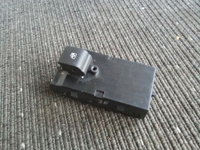 bontott OPEL ASTRA K Jobb első Ablakemelő Kapcsoló