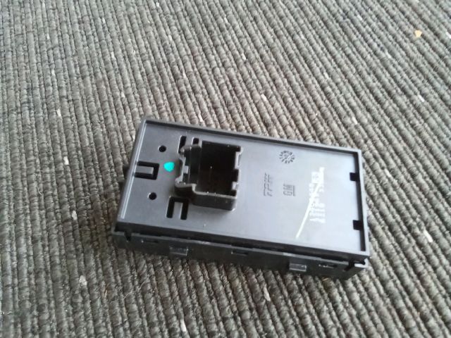 bontott OPEL ASTRA K Jobb első Ablakemelő Kapcsoló