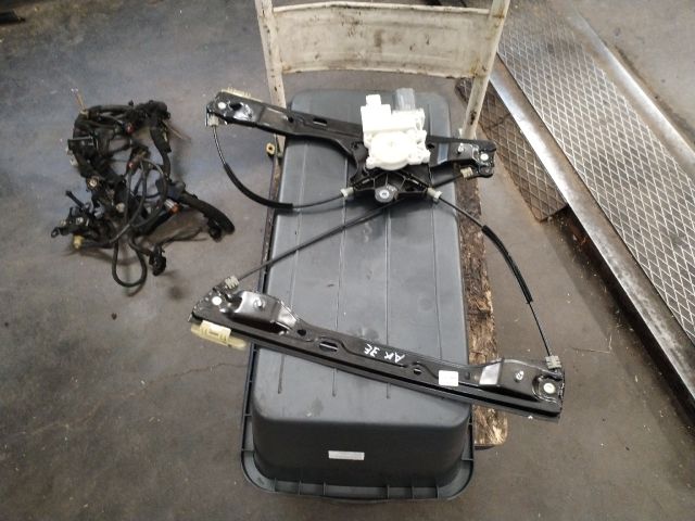 bontott OPEL ASTRA K Jobb első Ablakemelő Szerkezet (Elektromos)