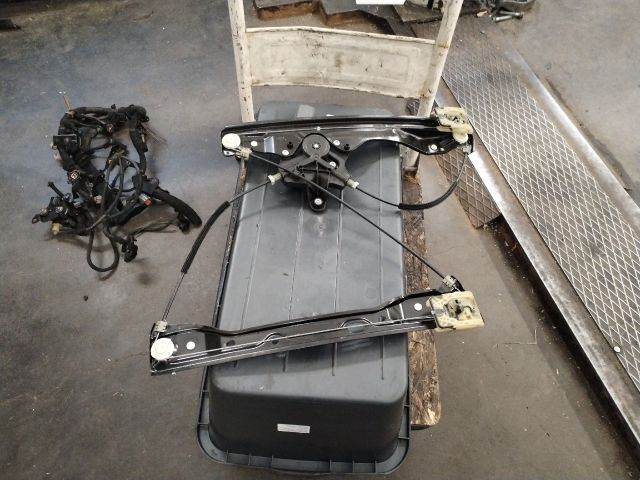 bontott OPEL ASTRA K Jobb első Ablakemelő Szerkezet (Elektromos)