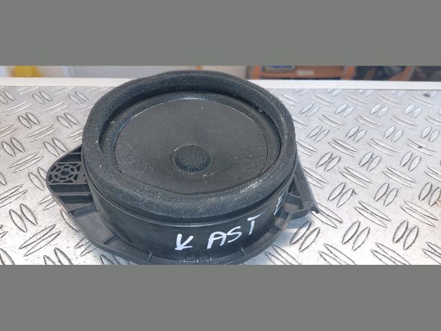 bontott OPEL ASTRA K Jobb első Hangszóró
