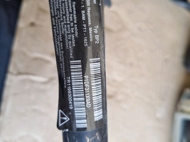 bontott OPEL ASTRA K Jobb első Övfeszítő