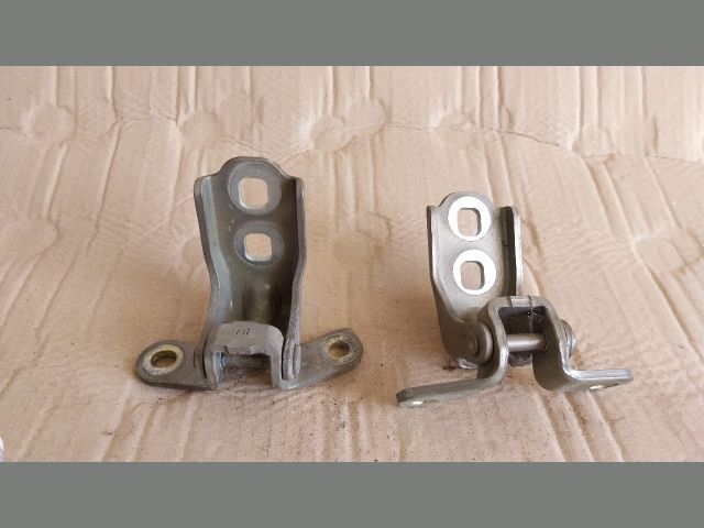 bontott OPEL ASTRA K Jobb első Zsanér