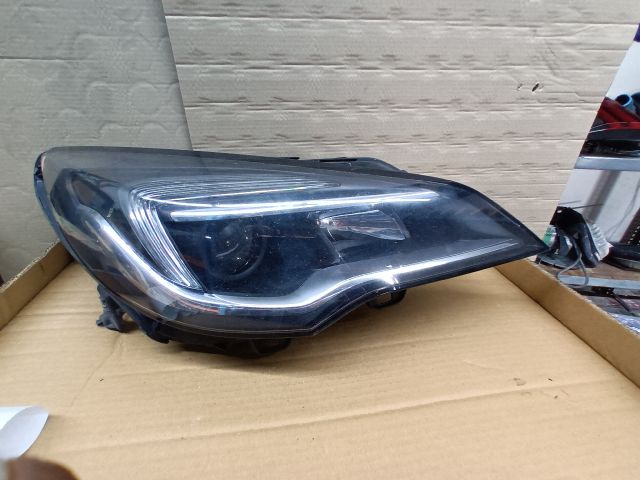 bontott OPEL ASTRA K Jobb Fényszóró
