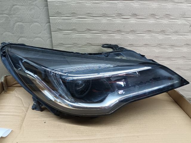 bontott OPEL ASTRA K Jobb Fényszóró
