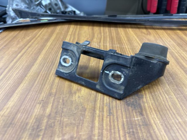 bontott OPEL ASTRA K Kipufogó Tartó