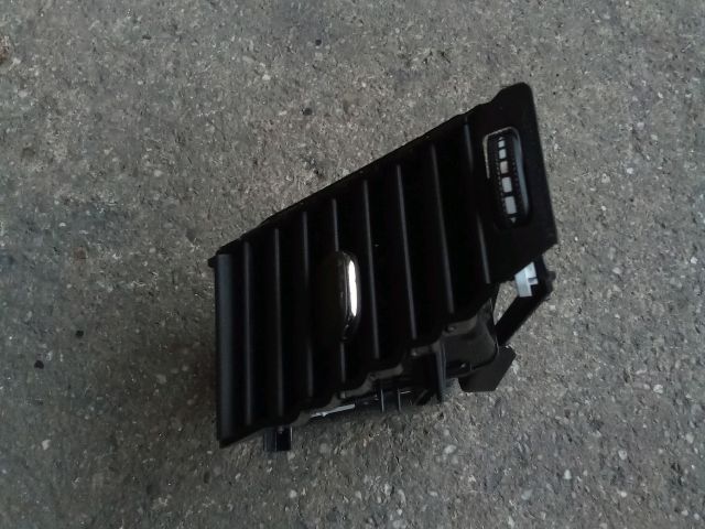 bontott OPEL ASTRA K Középső Bal Szellőző