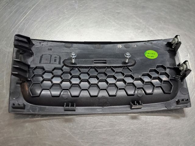 bontott OPEL ASTRA K Középső Műszerfal Díszléc