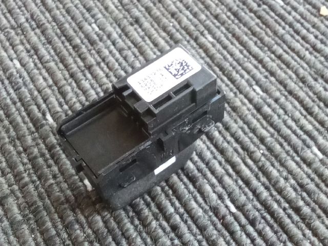 bontott OPEL ASTRA K Központizár Kapcsoló