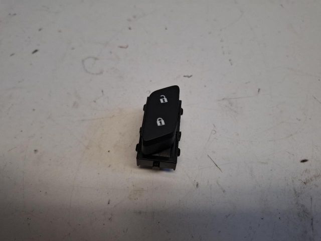 bontott OPEL ASTRA K Központizár Kapcsoló