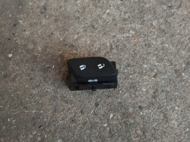 bontott OPEL ASTRA K Központizár Kapcsoló