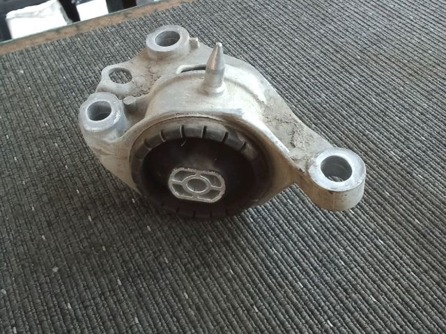 bontott OPEL ASTRA K Lengőkar Szilent