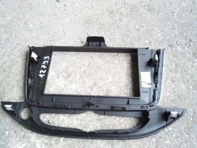 bontott OPEL ASTRA K Multifunkciós Kijelző Keret