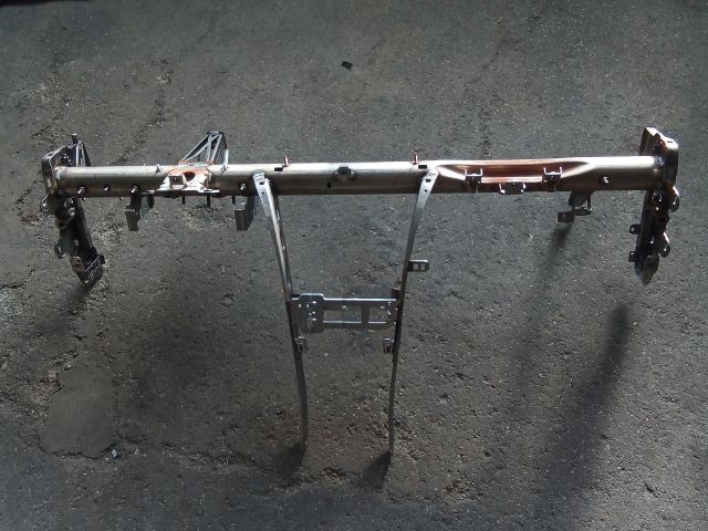 bontott OPEL ASTRA K Műszerfal Tartó Vas