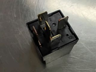 bontott OPEL ASTRA K Relé