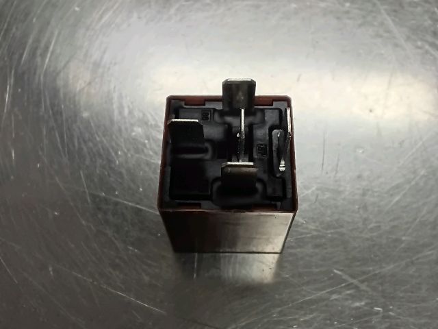 bontott OPEL ASTRA K Relé