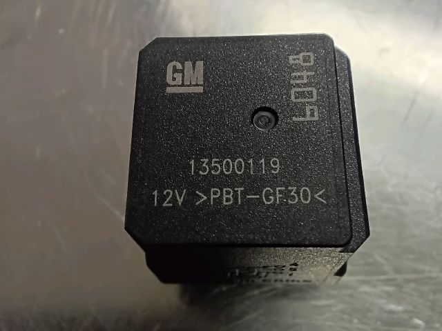 bontott OPEL ASTRA K Relé