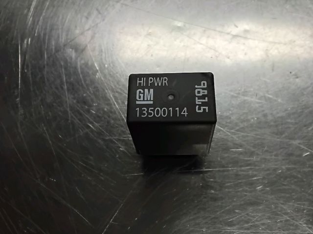 bontott OPEL ASTRA K Relé