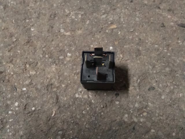 bontott OPEL ASTRA K Relé