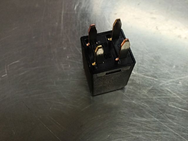 bontott OPEL ASTRA K Relé